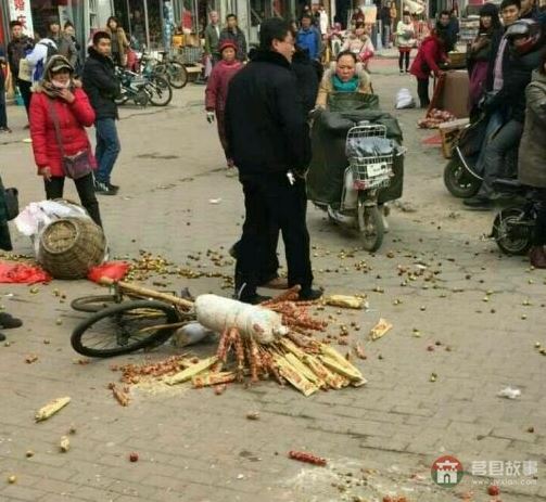 山東日照太陽城貌似城管暴力執(zhí)法！真讓人寒心