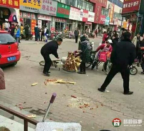 山東日照太陽城貌似城管暴力執(zhí)法！真讓人寒心