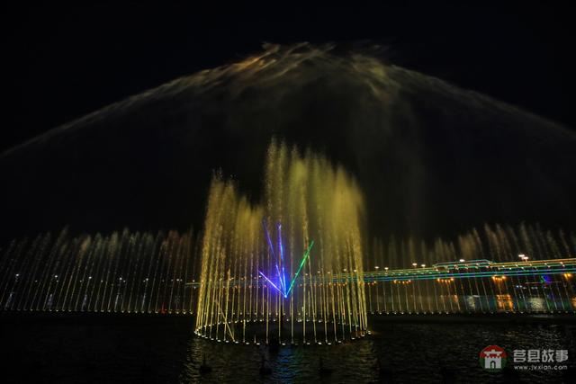 莒縣沭河濕地公園，上演激光水幕音樂噴泉，真是太棒了