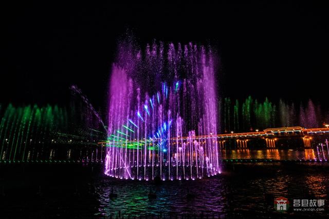 莒縣沭河濕地公園，上演激光水幕音樂噴泉，真是太棒了