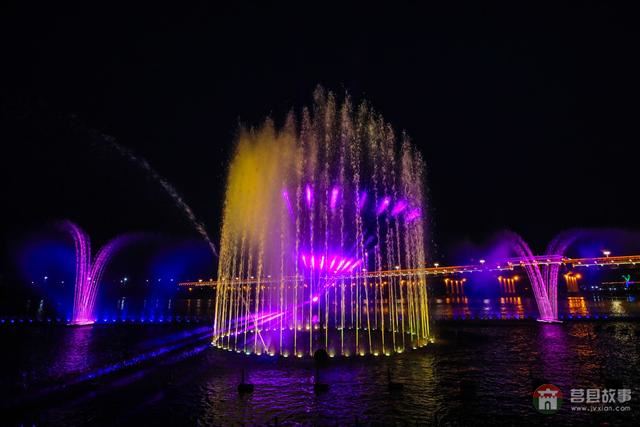 莒縣沭河濕地公園，上演激光水幕音樂噴泉，真是太棒了