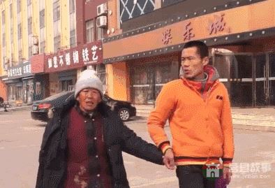 哥哥下落不明，和媳婦離婚，日照小伙帶精神病媽媽打工六年……想有個(gè)家！